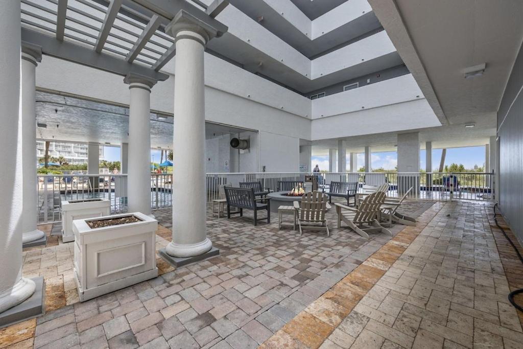 Direct Oceanfront- King Bedroom- Amazing Views/Pools/Hot Tubs/Beach Access/Golf Myrtle Beach Dış mekan fotoğraf